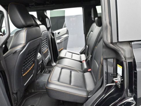 Used 2023 Ford Bronco Badlands image 30