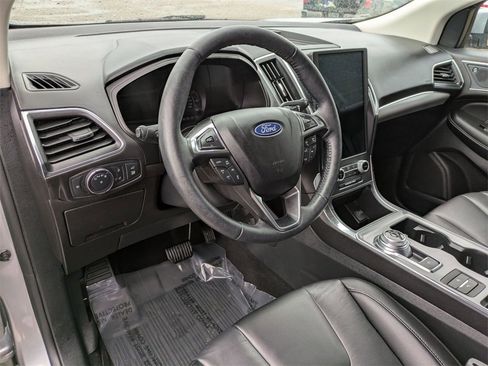 Used 2022 Ford Edge Titanium image 11