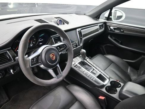 Used 2018 Porsche Macan GTS w/ Premium Package Plus AWD/4WD image 19