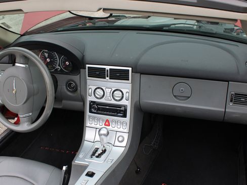 Used 2005 Chrysler Crossfire Limited RWD image 17