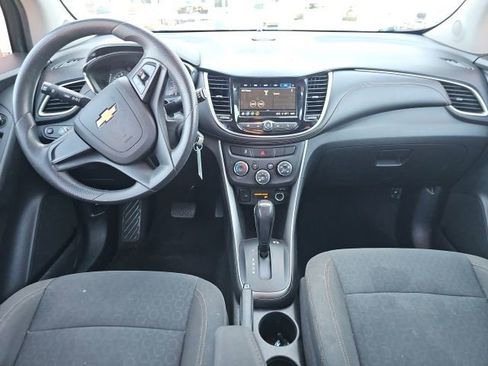 Used 2018 Chevrolet Trax LS FWD image 10