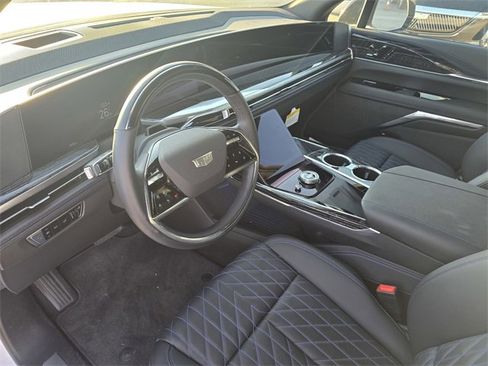 New 2025 Cadillac Escalade IQ Luxury 1 w/ Smart Trailering package image 21