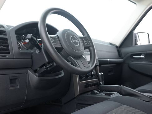 Used 2012 Jeep Liberty Sport AWD/4WD image 25