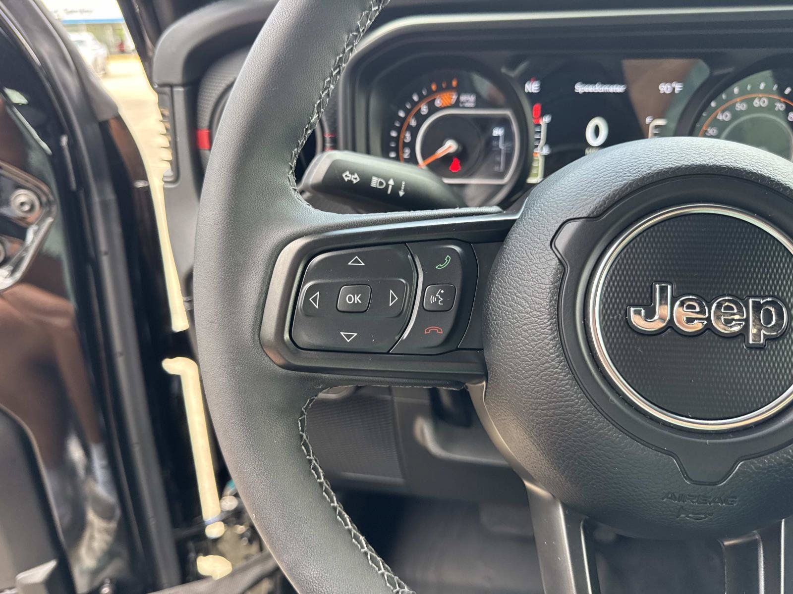 Used 2026 Jeep Wrangler Unlimited Rubicon AWD/4WD image 22