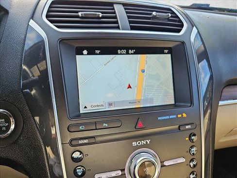 Used 2019 Ford Explorer Limited w/ Class III Trailer Tow Package FWD image 11