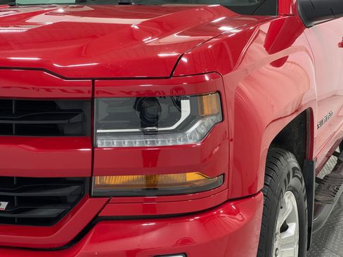 Used 2018 Chevrolet Silverado 1500 LT w/ All Star Edition AWD/4WD image 29