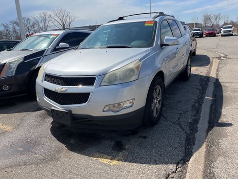 Used 2009 Chevrolet Traverse LT AWD/4WD image 4