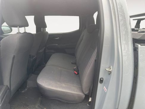 Used 2019 Toyota Tacoma TRD Off-Road w/ Technology Package image 11