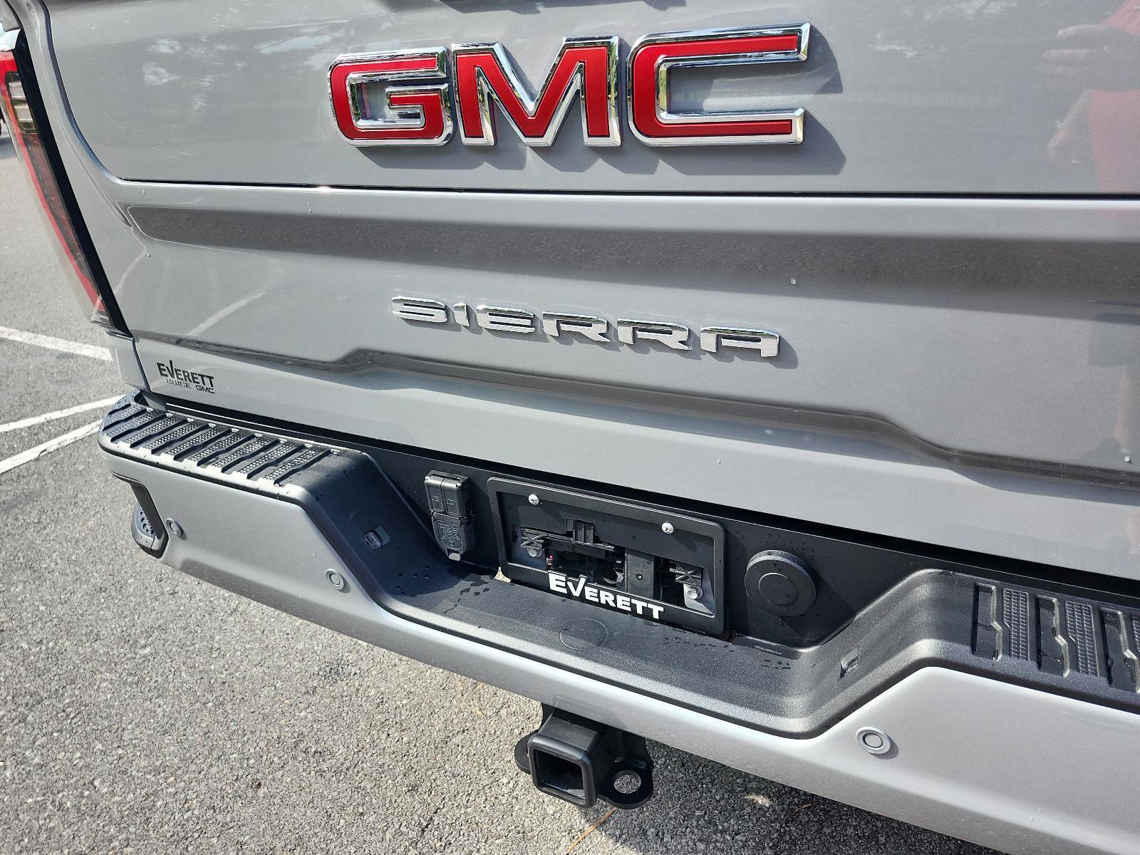 Used 2025 GMC Sierra 2500 AT4 w/ AT4 Premium Plus Package AWD/4WD image 4