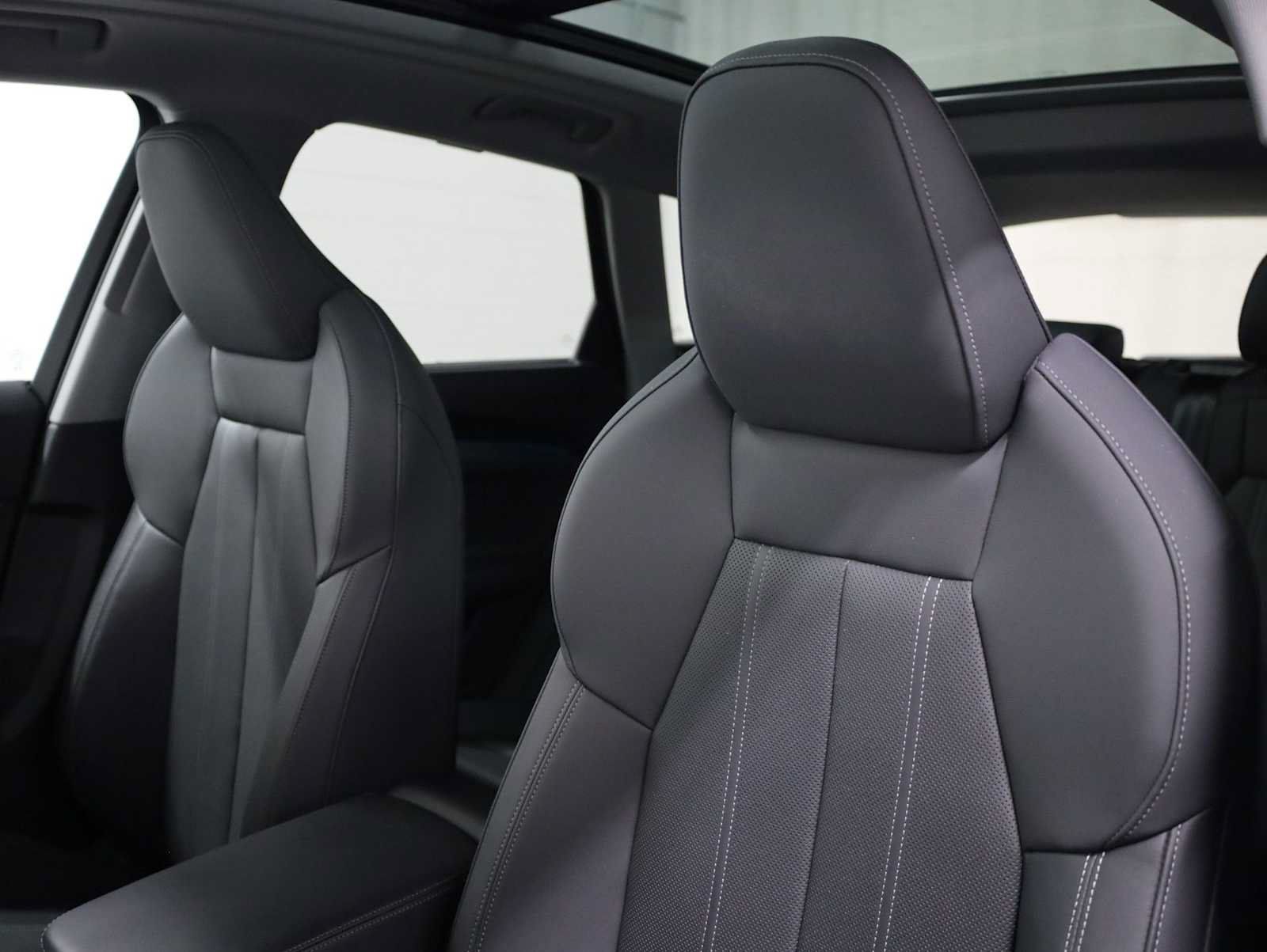 Certified 2025 Audi Q5 Premium w/ Premium Plus AWD/4WD image 18