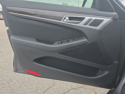 Used 2017 Genesis G80 3.8 image 24