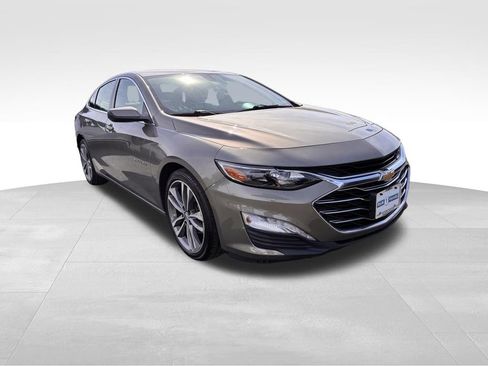 Used 2020 Chevrolet Malibu LT FWD image 1