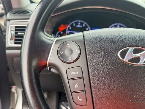 Used 2013 Hyundai Genesis 3.8 image 17