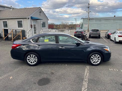 Used 2017 Nissan Altima 2.5 S w/ Power Driver Seat Package image 7