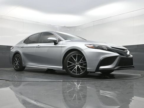 Used 2023 Toyota Camry SE FWD image 24