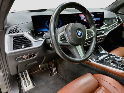 Used 2023 BMW X7 xDrive40i w/ Executive Package AWD/4WD image 4