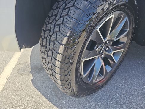 Used 2022 Chevrolet Tahoe Z71 w/ Luxury Package image 28