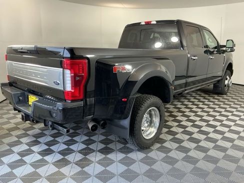 Used 2017 Ford F350 Platinum w/ Platinum Ultimate Package image 5