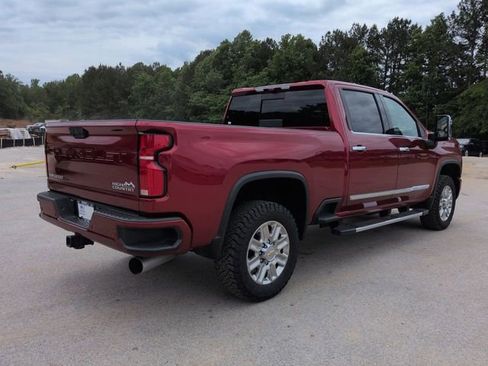 Used 2025 Chevrolet Silverado 2500 High Country w/ Technology Package AWD/4WD image 4