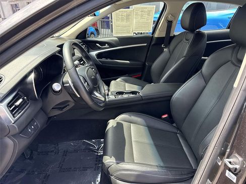 Used 2025 Genesis G70 2.5T AWD/4WD image 18