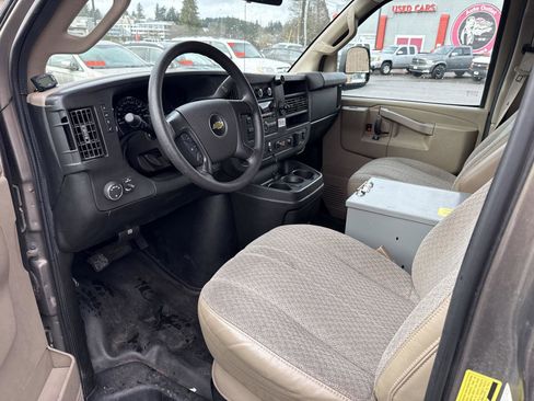 Used 2016 Chevrolet Express 2500 image 13