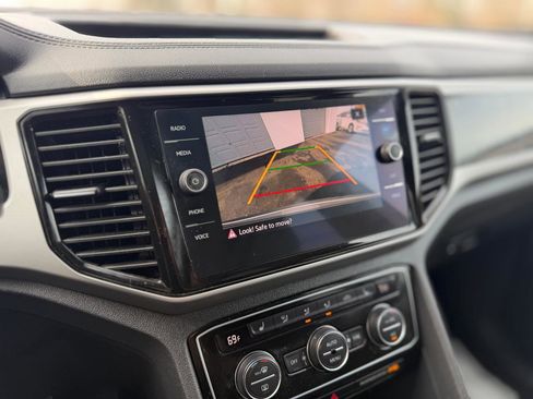 Used 2022 Volkswagen Atlas Cross Sport SEL image 30