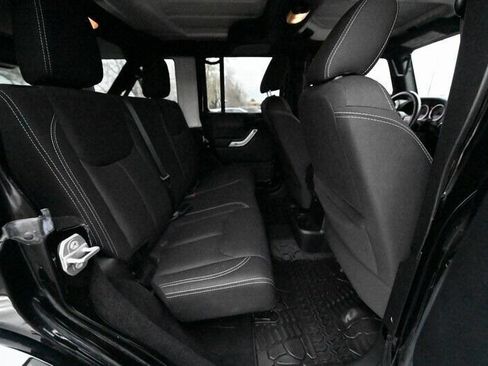 Used 2015 Jeep Wrangler Unlimited Sahara w/ Dual Top Group image 31