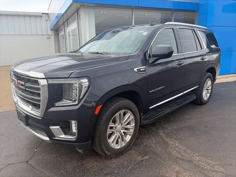 Used 2024 GMC Yukon SLT AWD/4WD image 3