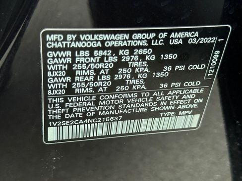 Used 2022 Volkswagen Atlas Cross Sport SEL R-Line AWD/4WD image 28