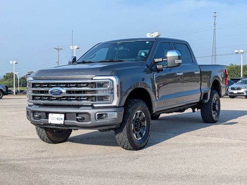 Certified 2024 Ford F250 Platinum w/ Tremor Off-Road Package AWD/4WD image 4