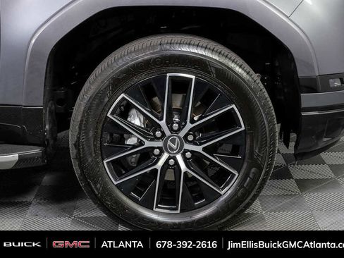 Used 2024 Lexus GX 550 w/ Accessory Package (2T) AWD/4WD image 38