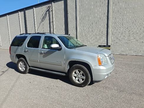 Used 2012 GMC Yukon SLT w/ SLT-2 Equipment Package image 1