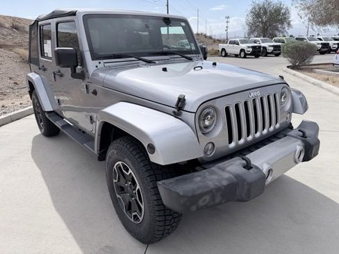 Used 2016 Jeep Wrangler Unlimited Sahara image 3