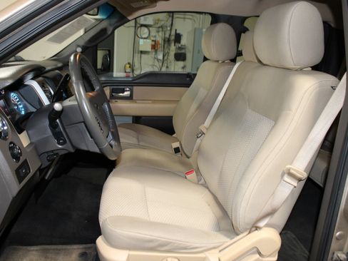 Used 2014 Ford F150 XLT w/ XLT Chrome Package RWD image 21