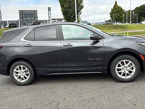 Used 2022 Chevrolet Equinox LT image 3