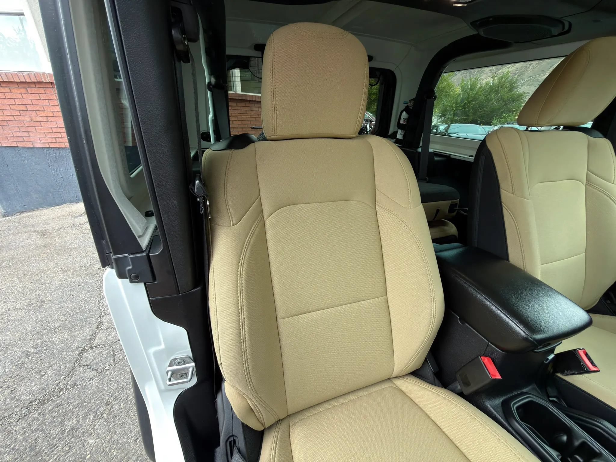 Used 2019 Jeep Wrangler Sport AWD/4WD image 8