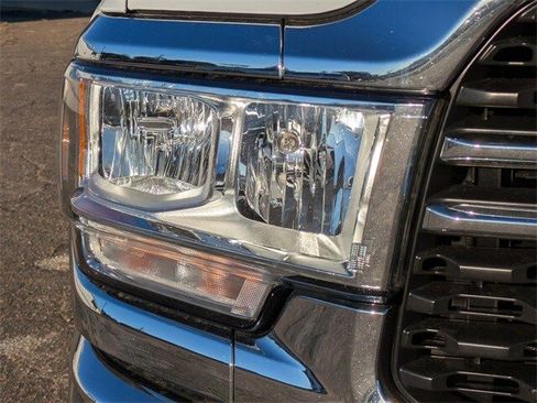 Used 2022 RAM 2500 Big Horn w/ Cold Weather Group image 10