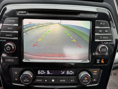 Used 2016 Nissan Maxima SR image 13