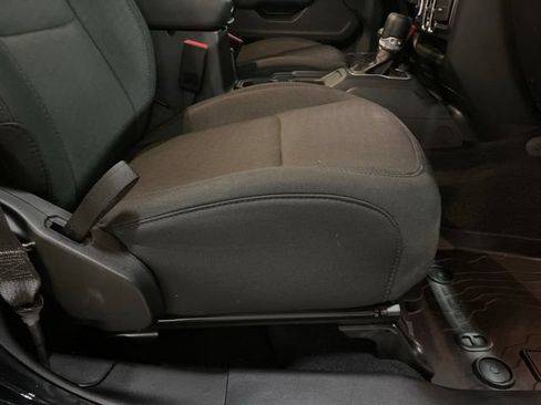 Used 2023 Jeep Wrangler Unlimited w/ Sun & Screen Package AWD/4WD image 84