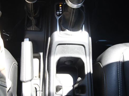 Used 2019 Jeep Wrangler Unlimited Sahara w/ Dual Top Group AWD/4WD image 25