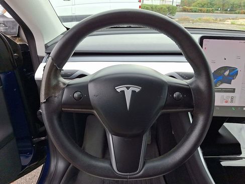 Used 2021 Tesla Model Y Long Range image 26
