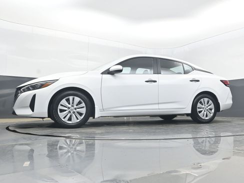 Certified 2025 Nissan Sentra S image 24