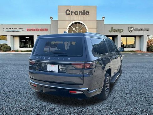 Used 2023 Jeep Wagoneer L 4WD w/ Premium Group I image 3