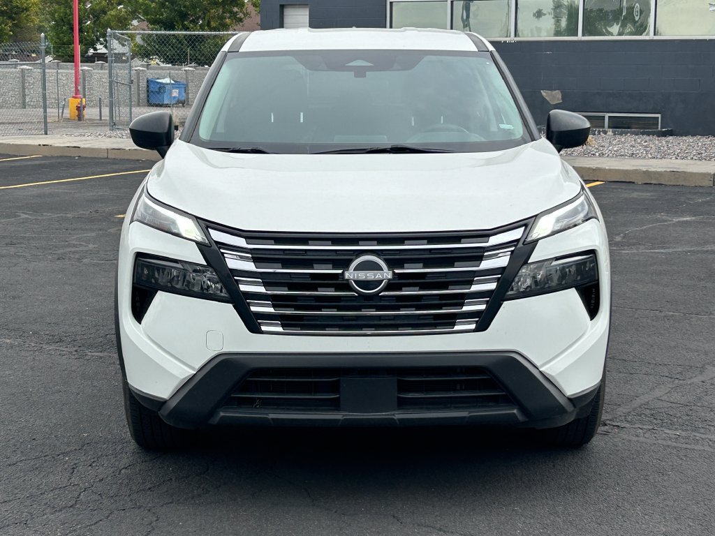 Used 2024 Nissan Rogue S FWD image 8