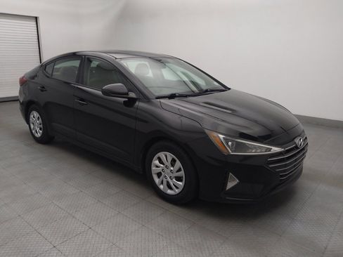 Used 2019 Hyundai Elantra SE FWD image 11