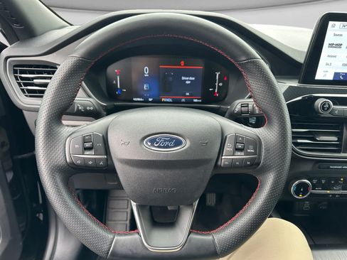 Used 2025 Ford Escape ST-Line AWD/4WD image 13