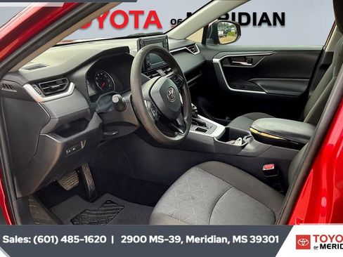 Used 2022 Toyota RAV4 XLE image 12