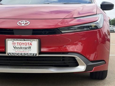 New 2026 Toyota Prius Plug-In Hybrid FWD image 9