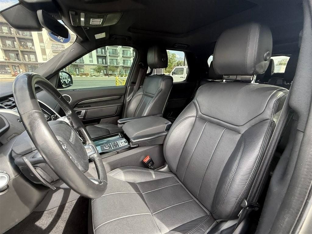 Used 2018 Land Rover Discovery HSE AWD/4WD image 19