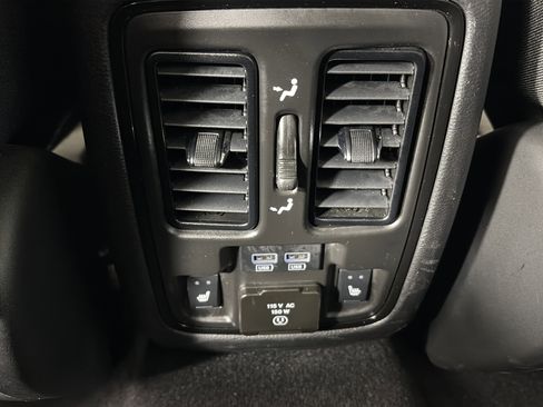 Used 2024 Dodge Durango GT AWD/4WD image 18